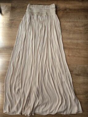 NWOT ZARA Beige Flowy Pleated Maxi Skirt Size S